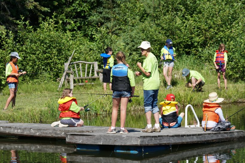 kids fishing